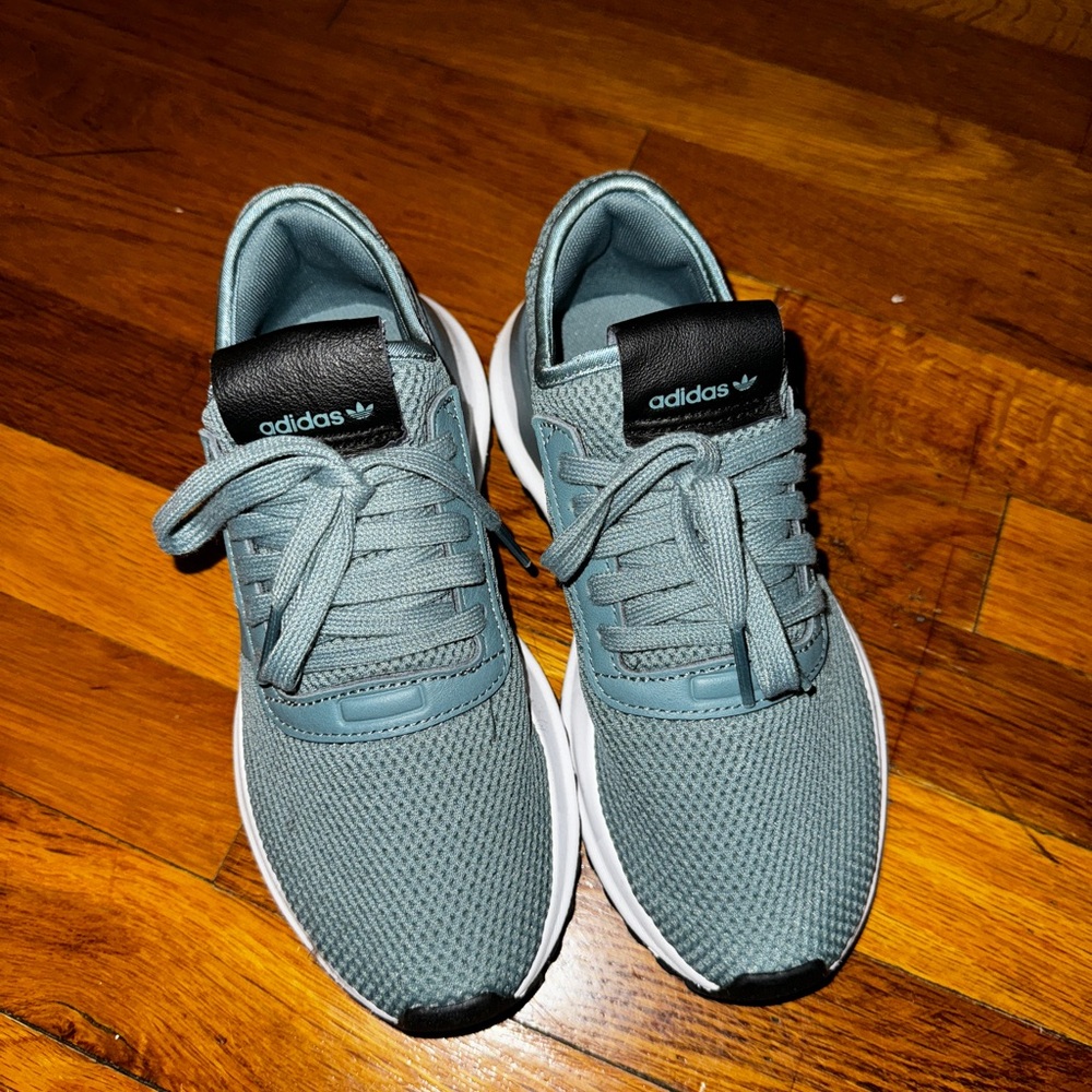 Adidas Upath sneakers